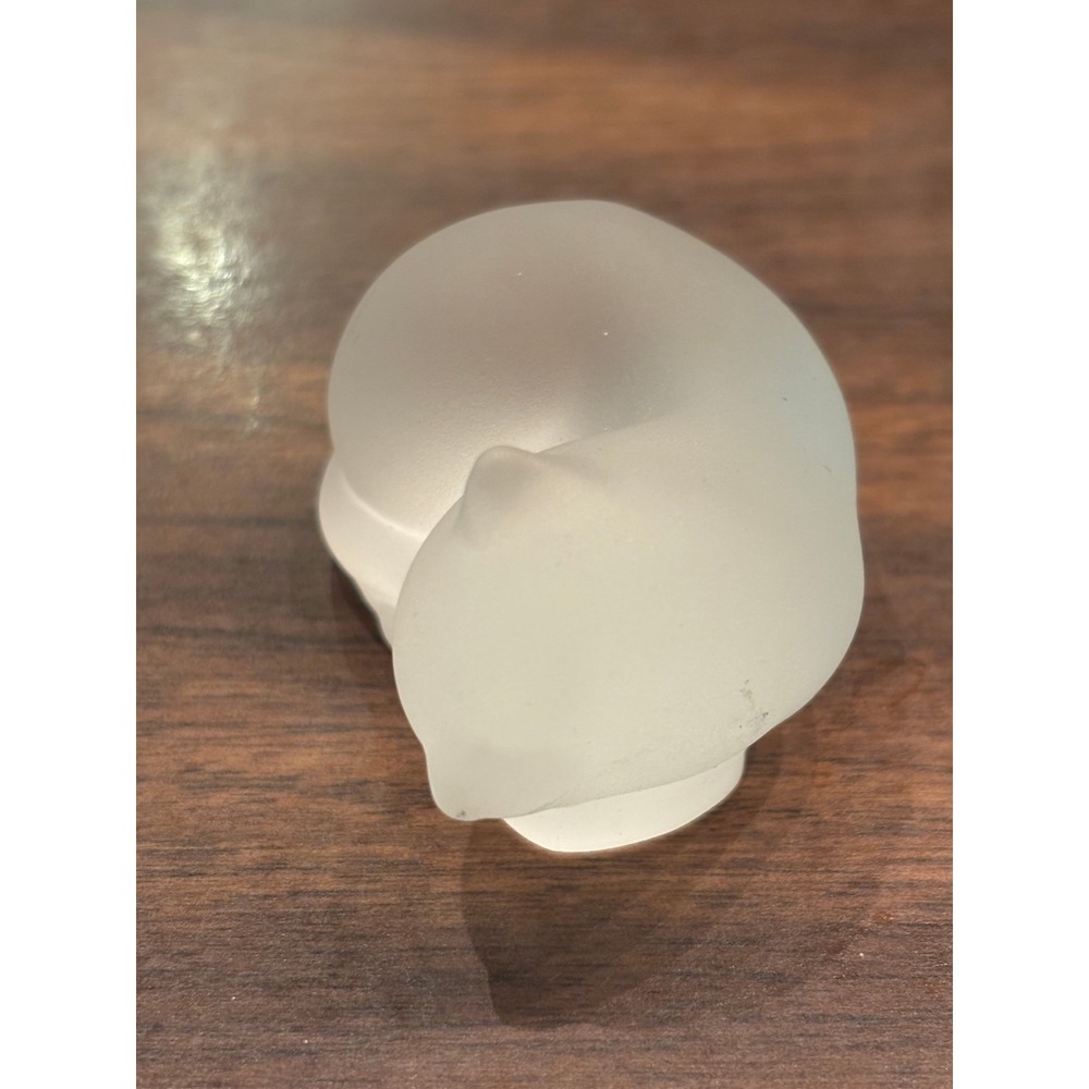 The Franklin Mint Frosted Satin Glass Sleeping Cat Figurine Vintage Art Glass - Picture 4 of 10